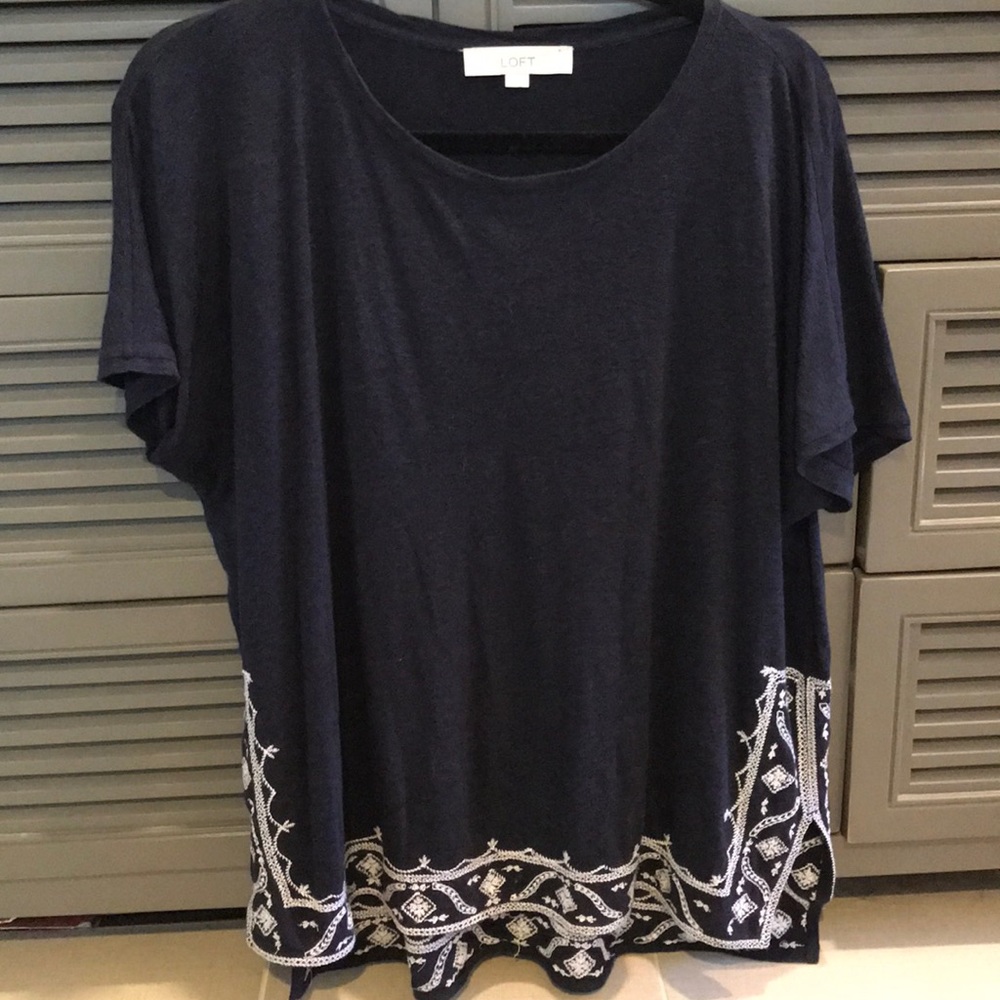 LOFT free flowing navy blue top